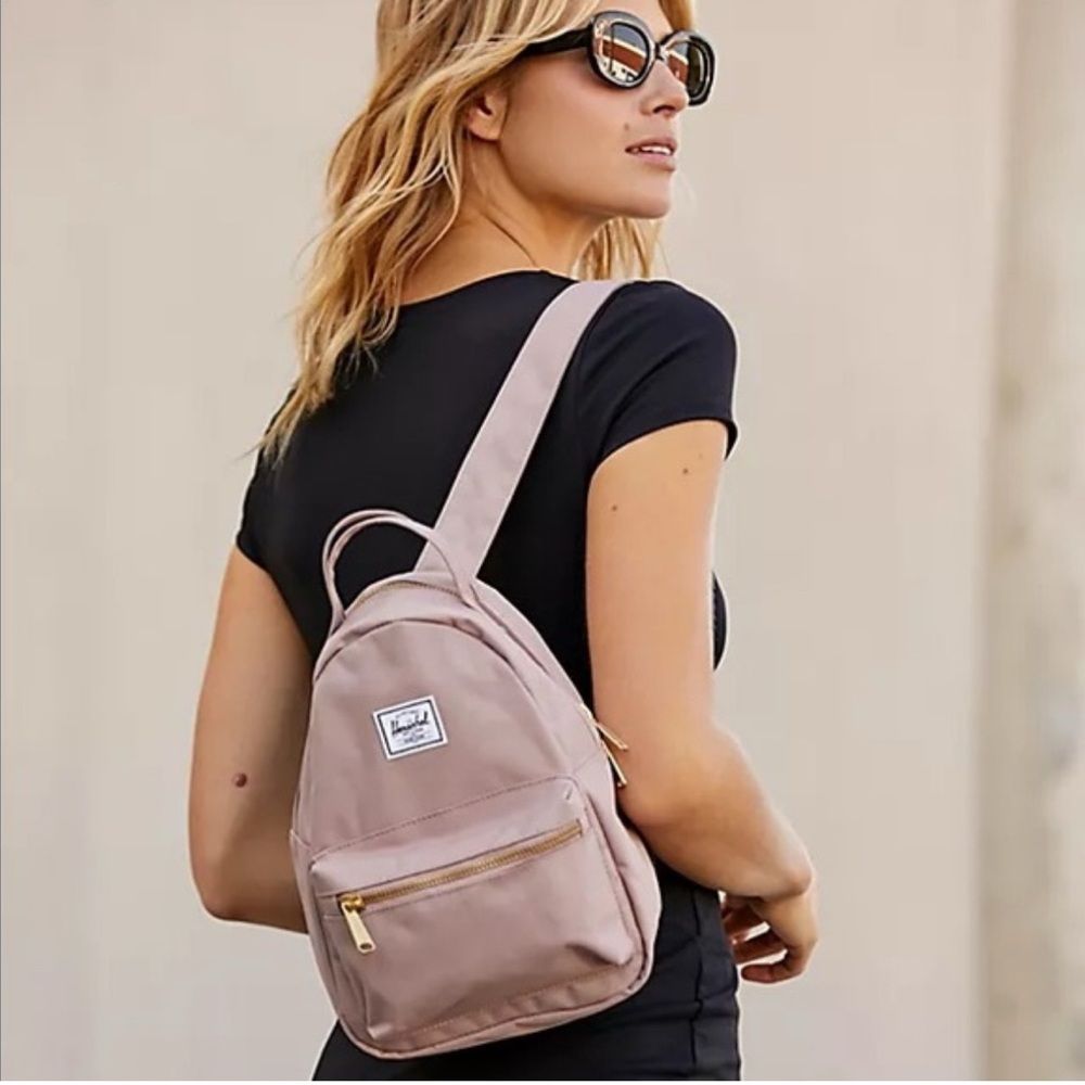 Herschel Supply Nova crossbody ash rose